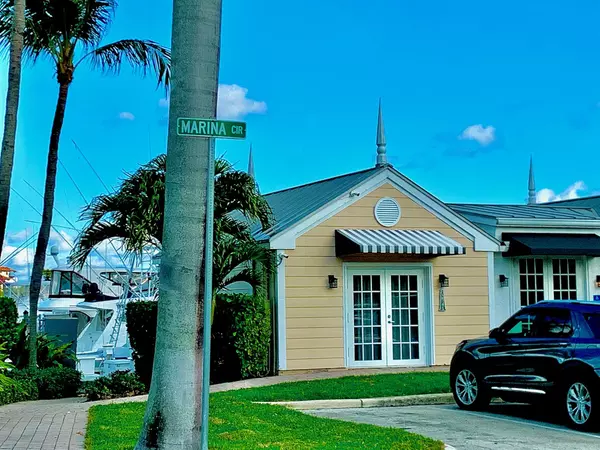 Lighthouse Point, FL 33064,2735 NE 28 CT