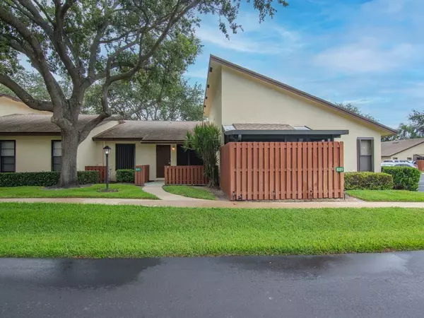 8091 SE Villa CIR, Hobe Sound, FL 33455