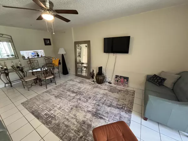 Lauderdale Lakes, FL 33319,3121 NW 47th TER 107