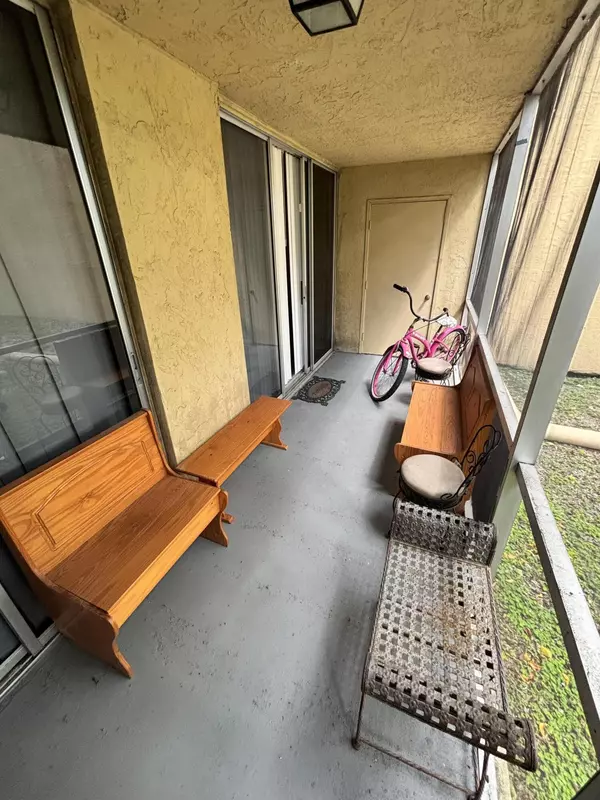 Lauderdale Lakes, FL 33319,3121 NW 47th TER 107