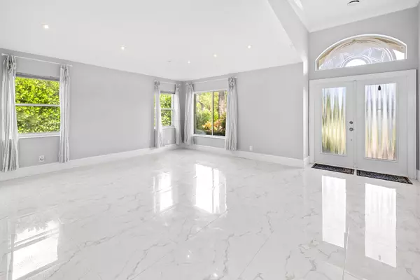 Wellington, FL 33414,15764 Cypress Creek LN