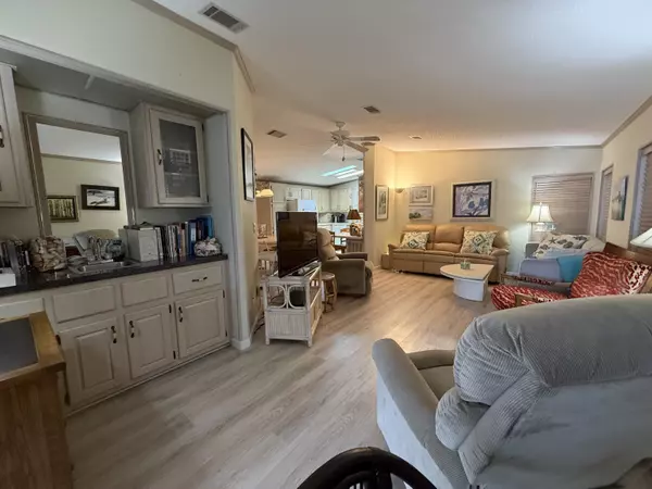 Briny Breezes, FL 33435,207 N Heron DR P