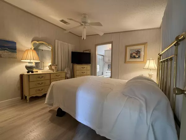 Briny Breezes, FL 33435,207 N Heron DR P