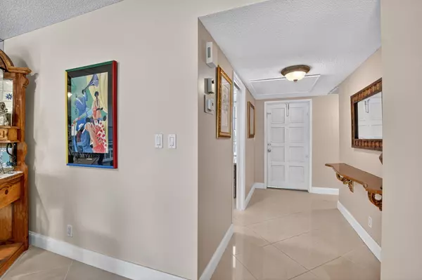 Pompano Beach, FL 33069,3000 S Course DR 604