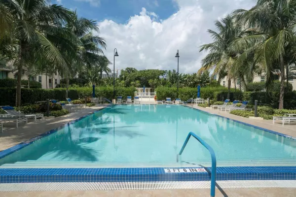 West Palm Beach, FL 33401,610 Clematis ST 528