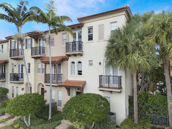 Boca Raton, FL 33487,52 Via Floresta DR