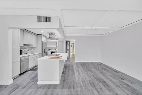 Plantation, FL 33324,741 E Coco Plum CIR 2