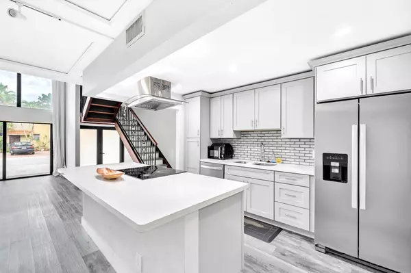 Plantation, FL 33324,741 E Coco Plum CIR 2