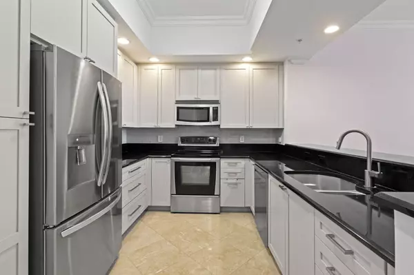 West Palm Beach, FL 33401,701 S Olive AVE 818