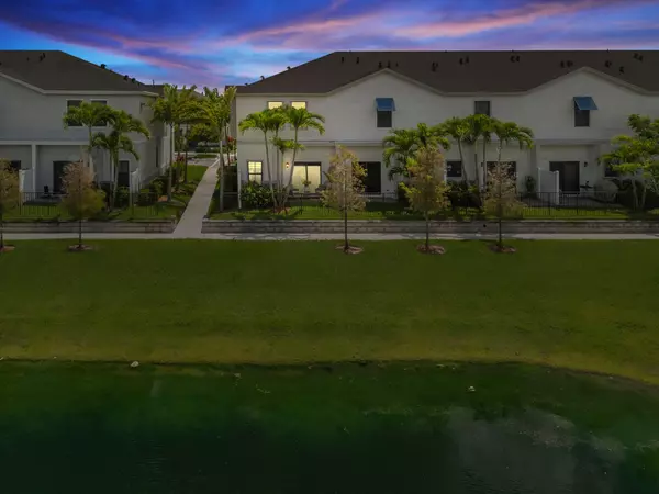 Pompano Beach, FL 33060,353 NW 8th CT