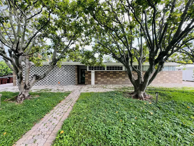 7306 Clarke RD, Lake Clarke Shores, FL 33406