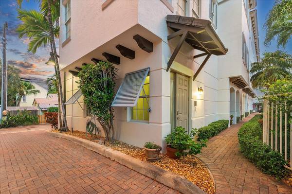 285 SE 6th AVE J, Delray Beach, FL 33483