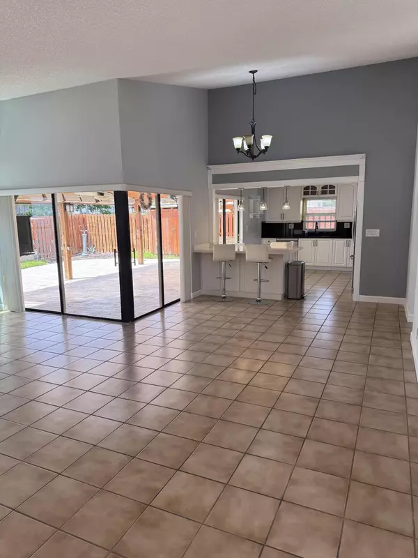 Delray Beach, FL 33445,860 NW 21st WAY
