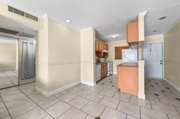 Coral Springs, FL 33065,3220 Coral Ridge DR 3220