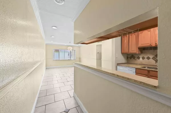 Coral Springs, FL 33065,3220 Coral Ridge DR 3220