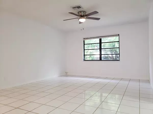 West Palm Beach, FL 33401,1311 N Mangonia DR