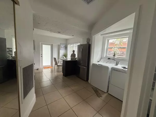 Lake Worth, FL 33461,911 Rudolf RD