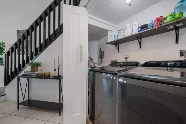 West Palm Beach, FL 33417,4475 Willow Pond RD B