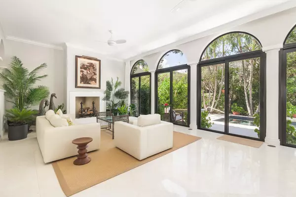 Palm Beach, FL 33480,255 Everglade AVE