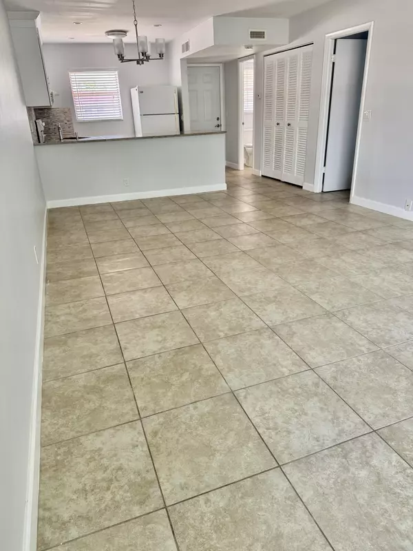 Royal Palm Beach, FL 33411,12007 Poinciana BLVD 2060