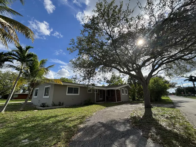 117 SE 4th AVE, Deerfield Beach, FL 33441