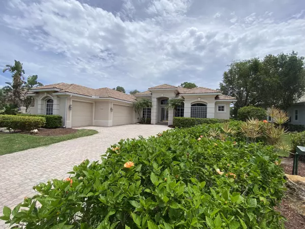 8104 Kiawah TRCE, Port Saint Lucie, FL 34986