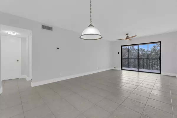 Plantation, FL 33324,200 Jacaranda Country Club DR #3c