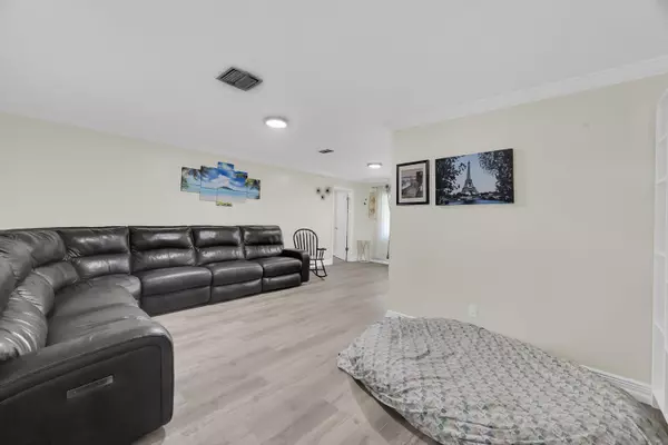 Fort Pierce, FL 34982,804 Holly AVE
