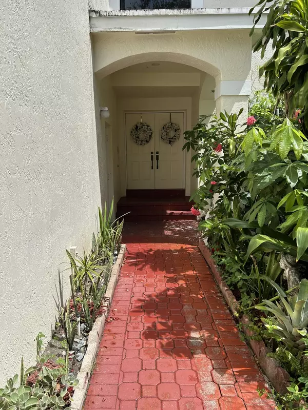 Cooper City, FL 33026,11011 Minneapolis DR