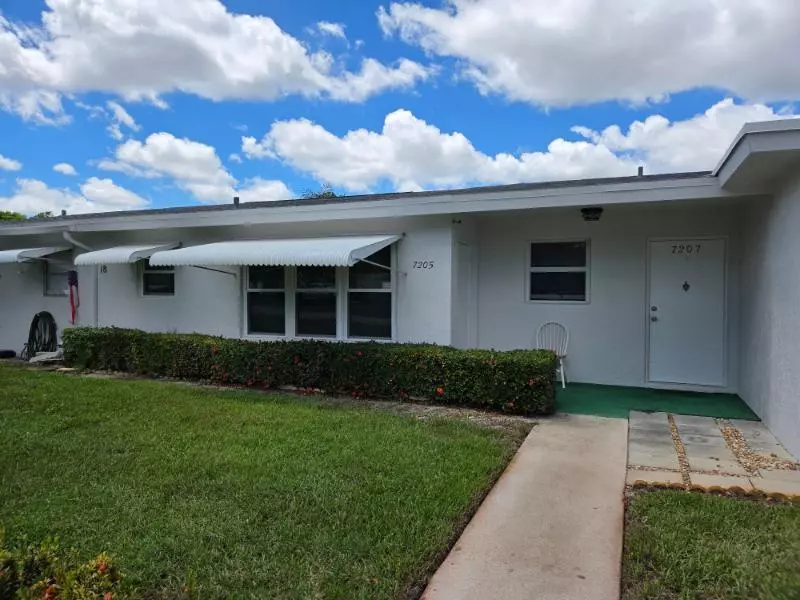 Lake Worth, FL 33462,7205 W Oakridge CIR