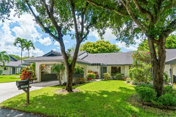 10059 Laurelwood PL, Boynton Beach, FL 33437