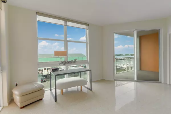 Lantana, FL 33462,806 E Windward WAY 405