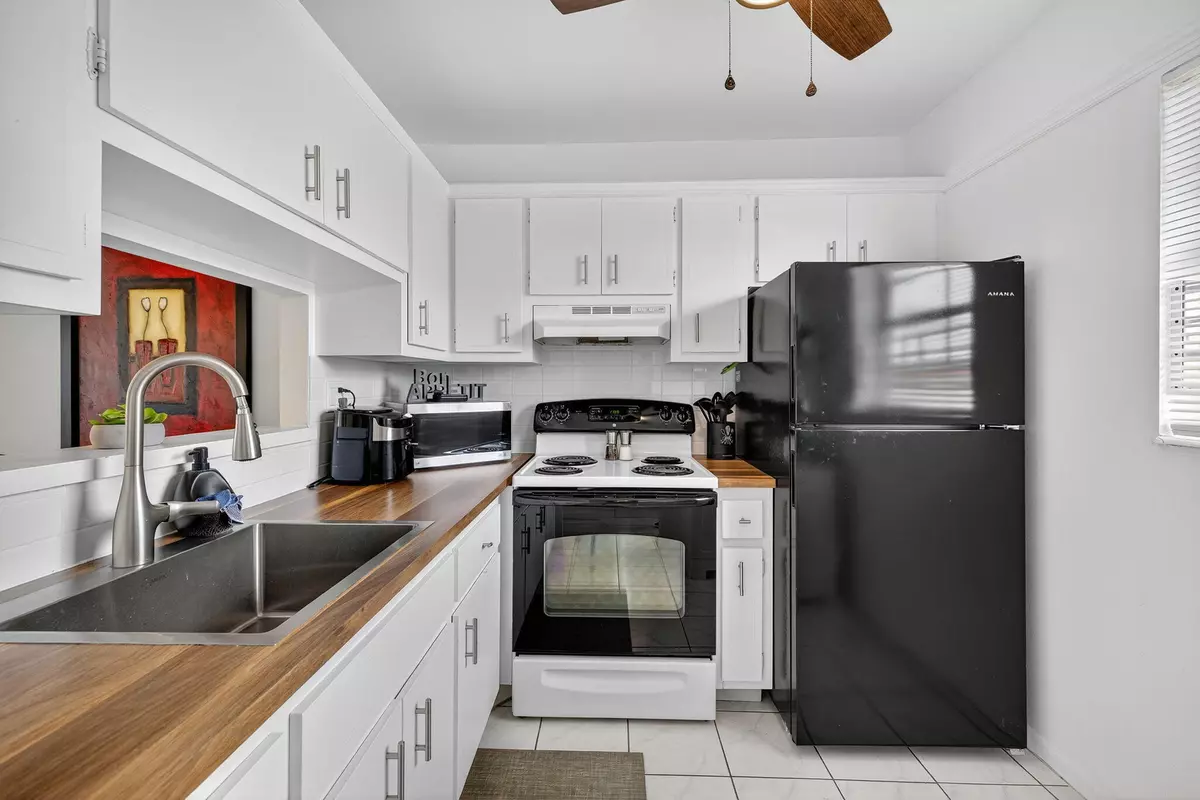 Lauderhill, FL 33313,4431 NW 16th ST H207