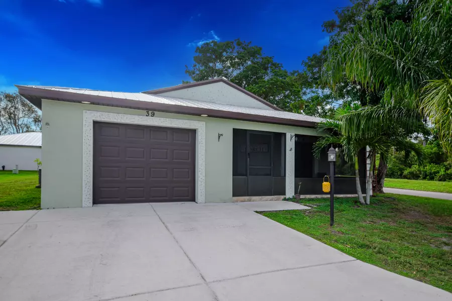 39 SE Flamenco WAY, Port Saint Lucie, FL 34952