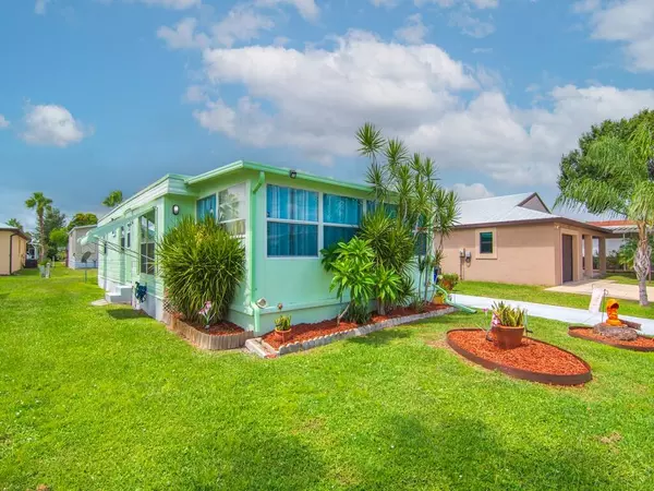 Port Saint Lucie, FL 34952,9 SE Kassaba LN