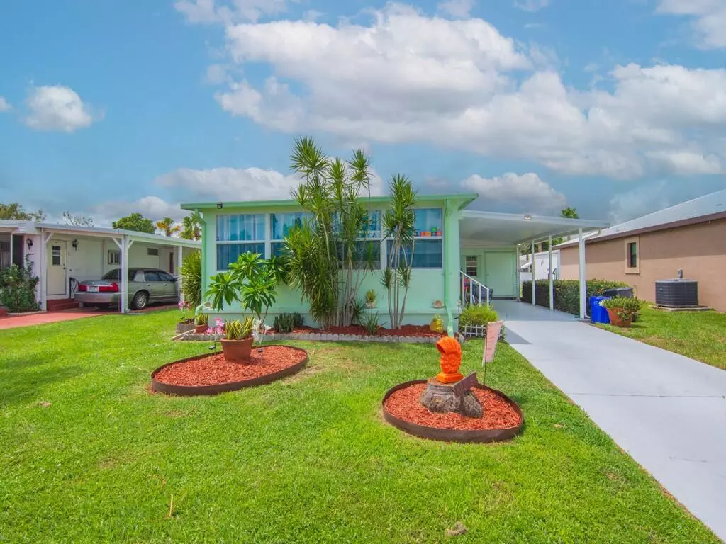 Port Saint Lucie, FL 34952,9 SE Kassaba LN