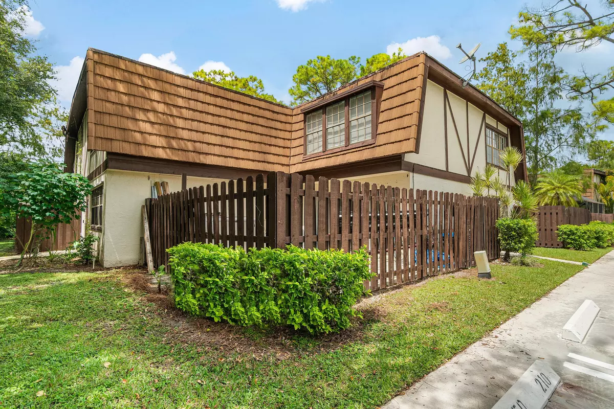 Royal Palm Beach, FL 33411,134 Weybridge CIR B