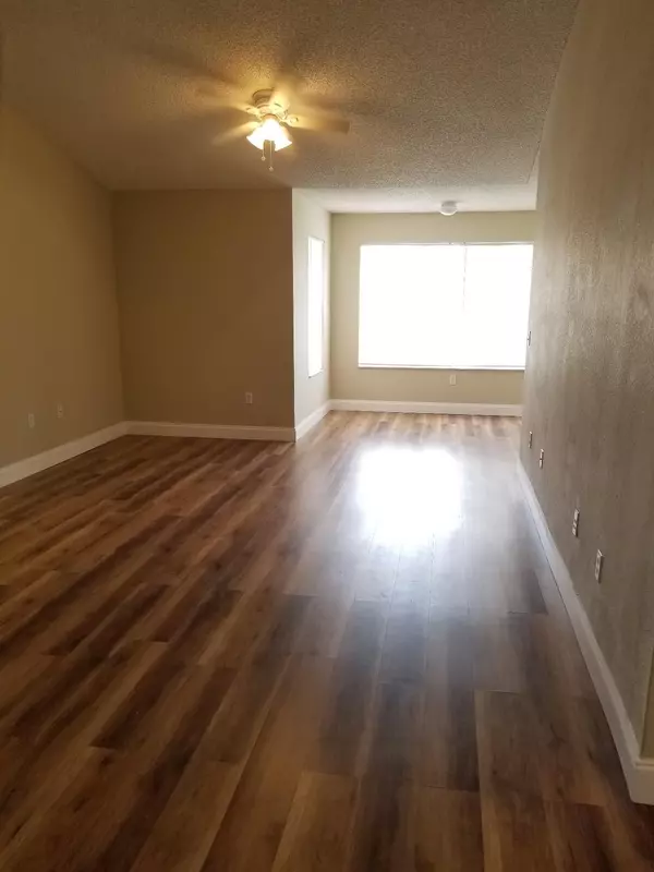 West Palm Beach, FL 33409,1401 Village BLVD 2121