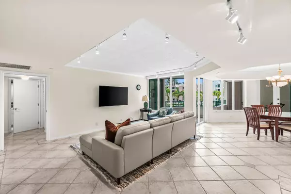 Boca Raton, FL 33432,100 SE 5th AVE 311