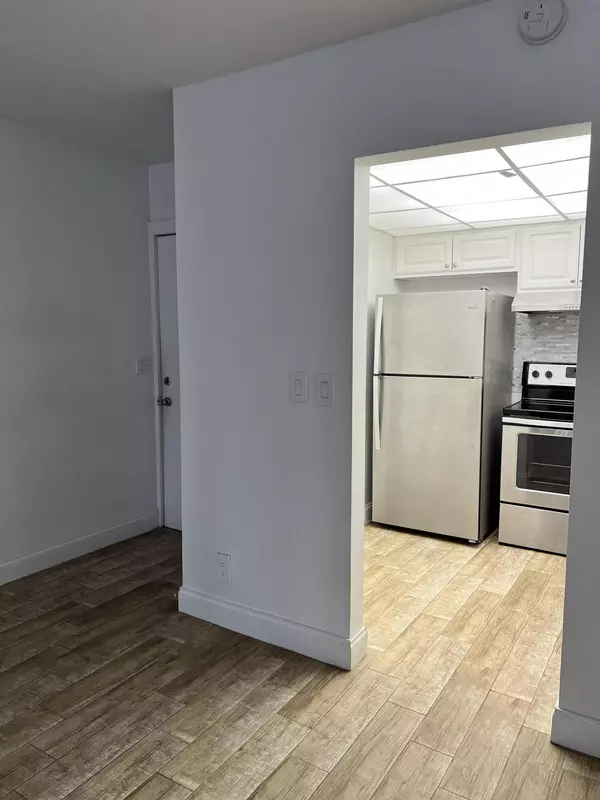 Boca Raton, FL 33486,632 NW 13 ST 210