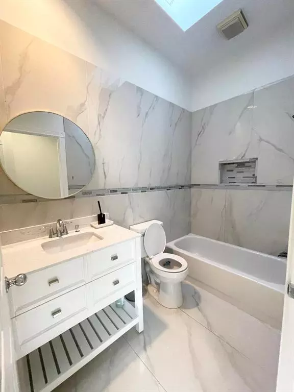 Port Saint Lucie, FL 34986,304 NW Bentley CIR