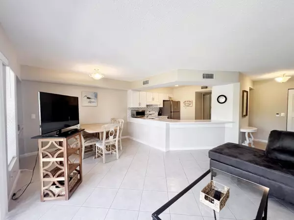 Jupiter, FL 33477,1605 S Us Highway 1 V1-103