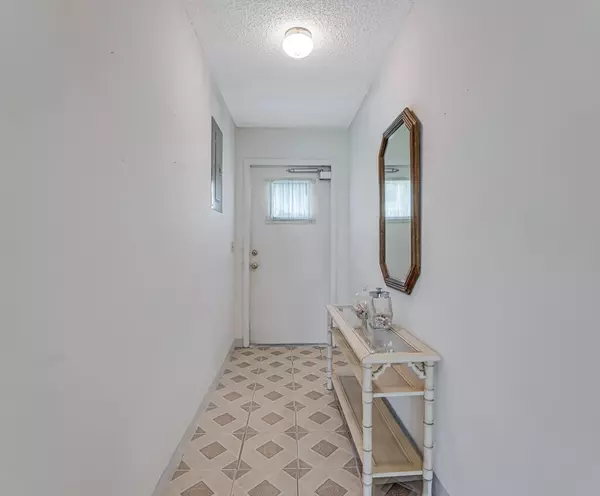 Boynton Beach, FL 33426,500 SW Golfview TER 129