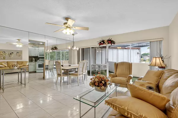 Royal Palm Beach, FL 33411,6 N Greenway Village 210