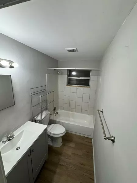 907 8th ST 3, West Palm Beach, FL 33401