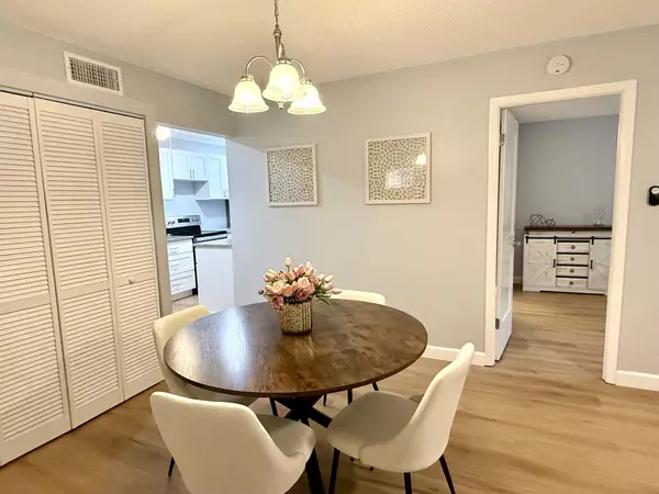 West Palm Beach, FL 33411,198 Lake Carol DR