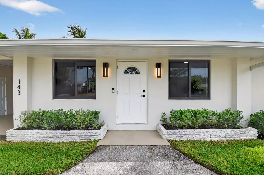 143 SE 27th WAY, Boynton Beach, FL 33435