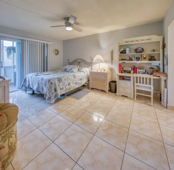 Lake Worth Beach, FL 33461,2811 S Garden DR 104