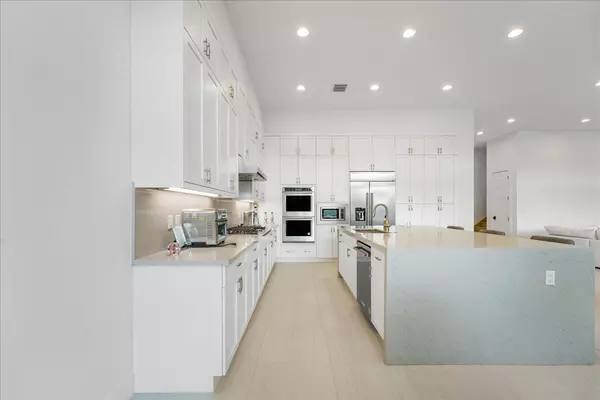 Boca Raton, FL 33496,9093 Chauvet WAY