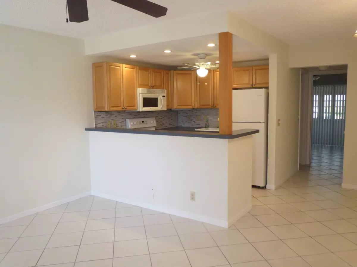 West Palm Beach, FL 33417,30 Salisbury B